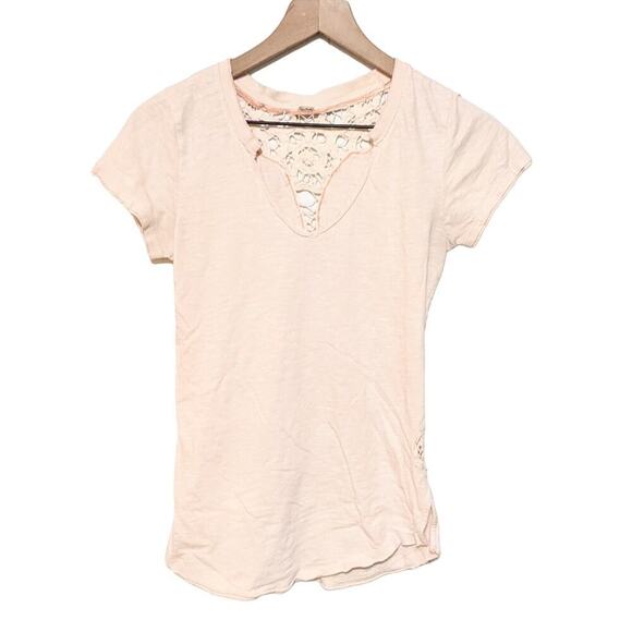 Free People Top Womens XS Blush Pink Cutout Crochet Back Short Sleeve Tee Boho - Picture 1 of 6